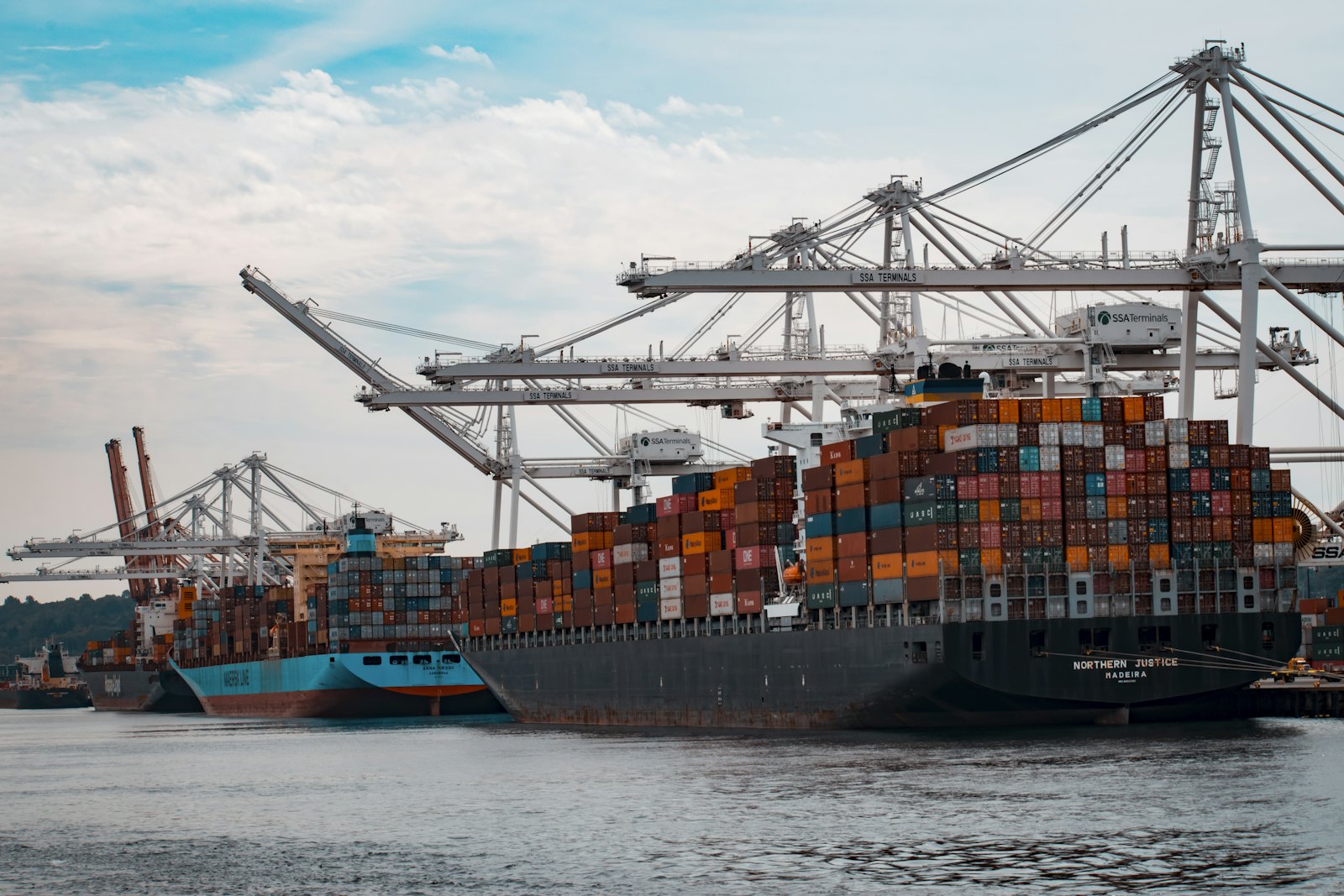 Container ships loading at a Chinese export port